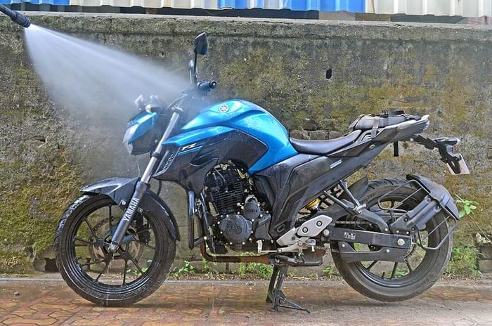 How to properly wash your two-wheeler